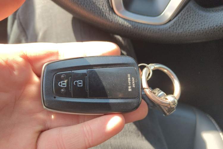 Used Toyota Wildlander 2020 2.0L CVT 4x4 Luxury Edition Vehicle Key