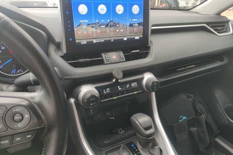 Used Toyota Wildlander 2020 Dual-Motor 2.5L E-CVT Four-Wheel Drive Luxury Edition Audio And AC Panel