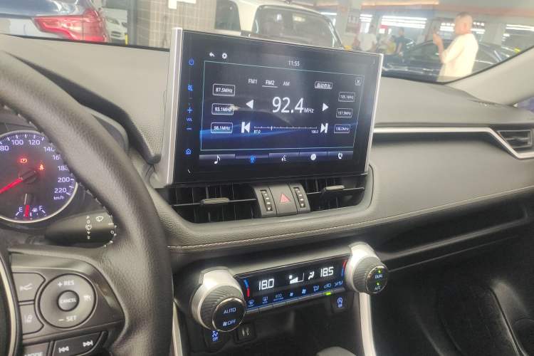 Used Toyota Wildlander 2020 2.0L CVT 4x4 Luxury Edition Audio And AC Panel