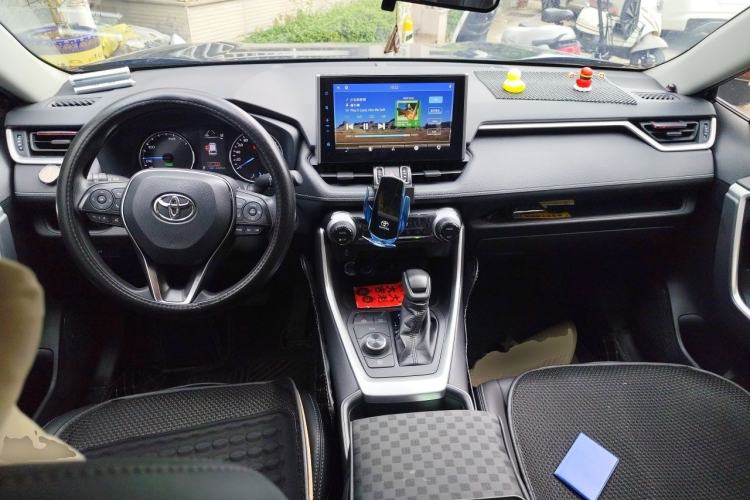 Used Toyota Wildlander 2020 Dual-Motor 2.5L E-CVT Four-Wheel Drive Luxury Edition Center Console