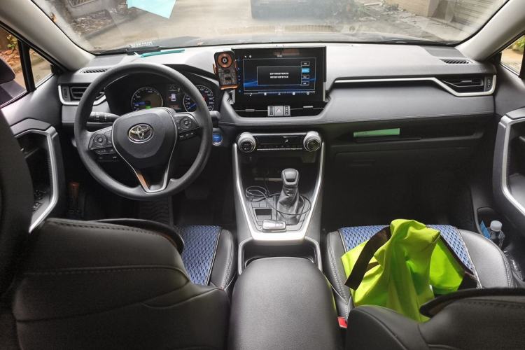 Used Toyota Wildlander 2020 Dual-Engine 2.5L E-CVT Two-Wheel Drive Luxury Edition Center Console