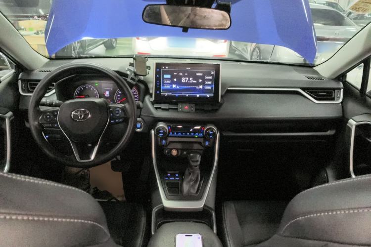 Used Toyota Wildlander 2020 2.0L CVT Two-Wheel Drive Luxury Edition Center Console