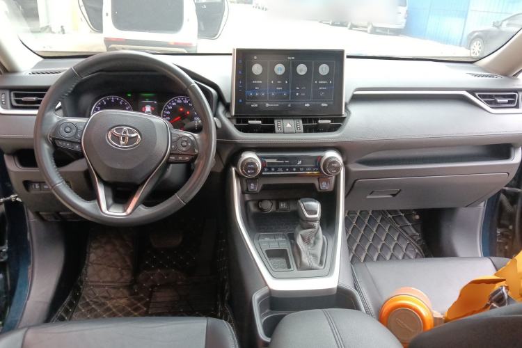 Used Toyota Wildlander 2020 2.0L CVT Two-Wheel Drive Luxury Edition Center Console