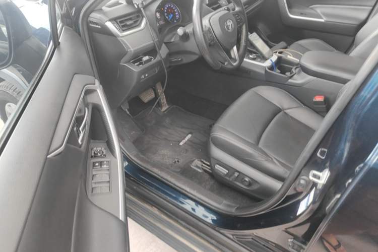 Used Toyota Wildlander 2020 Dual-Motor 2.5L E-CVT Four-Wheel Drive Luxury Edition Driver Seat