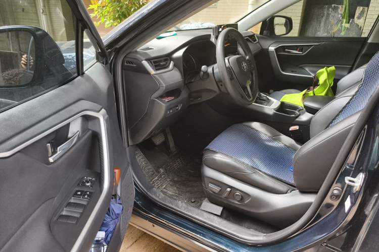 Used Toyota Wildlander 2020 Dual-Engine 2.5L E-CVT Two-Wheel Drive Luxury Edition Driver Seat