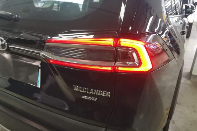 Used Toyota Wildlander 2020 2.0L CVT 4x4 Luxury Edition Exterior 6