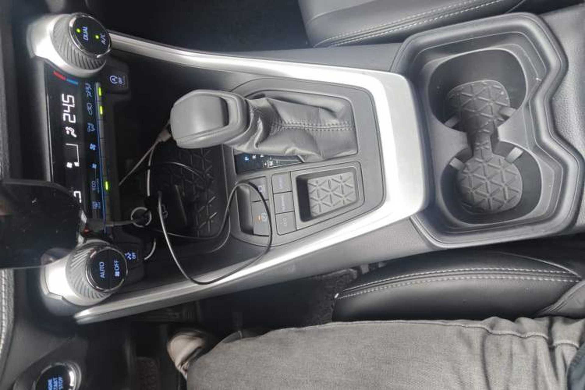 Used Toyota Wildlander 2020 2.0L CVT Two-Wheel Drive Luxury Edition Gear Lever
