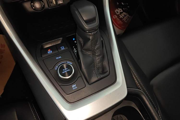 Used Toyota Wildlander 2020 Dual-Motor 2.5L E-CVT Four-Wheel Drive Luxury Edition Gear Lever