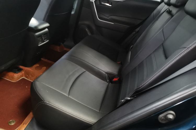 Used Toyota Wildlander 2020 2.0L CVT 4x4 Luxury Edition Interior 4