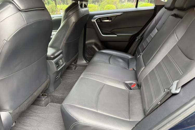 Used Toyota Wildlander 2020 2.0L CVT 4x4 Luxury Edition Interior 6