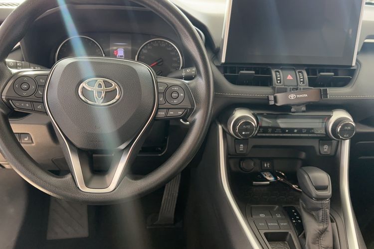 Used Toyota Wildlander 2020 2.0L CVT Two-Wheel Drive Luxury Edition Interior 6