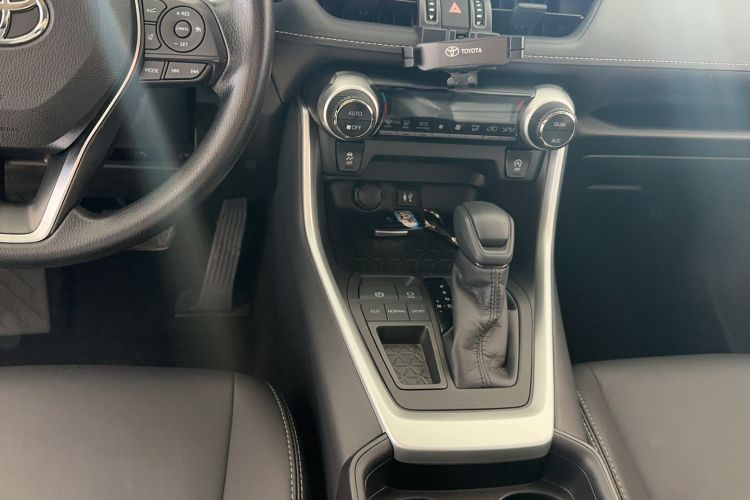 Used Toyota Wildlander 2020 2.0L CVT Two-Wheel Drive Luxury Edition Interior 7
