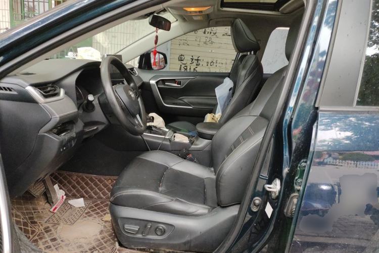 Used Toyota Wildlander 2020 2.0L CVT Two-Wheel Drive Luxury Edition Left Front Seat