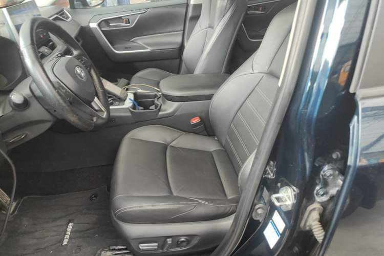 Used Toyota Wildlander 2020 Dual-Motor 2.5L E-CVT Four-Wheel Drive Luxury Edition Left Front Seat
