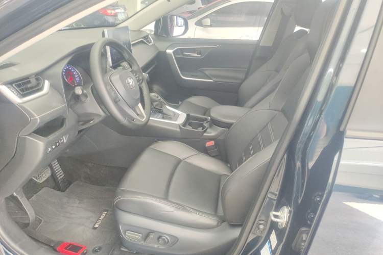 Used Toyota Wildlander 2020 2.0L CVT 4x4 Luxury Edition Left Front Seat