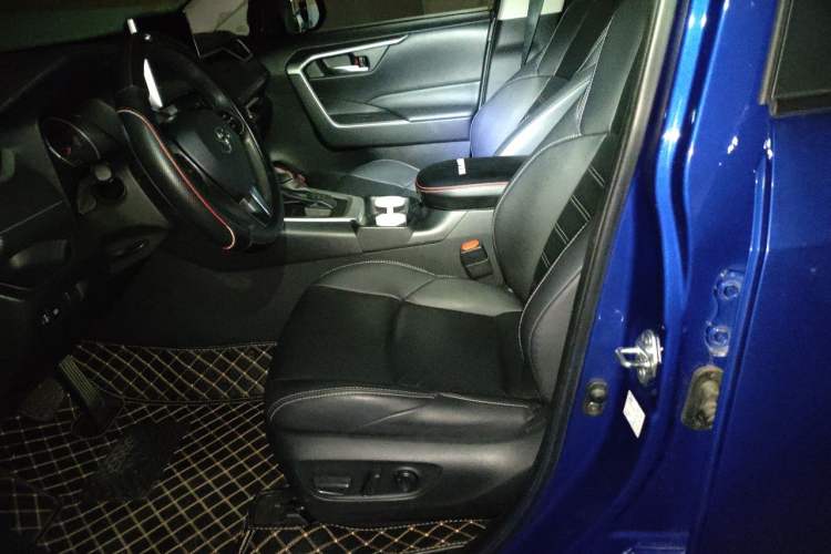Used Toyota Wildlander 2020 2.0L CVT Two-Wheel Drive Luxury Edition Left Front Seat