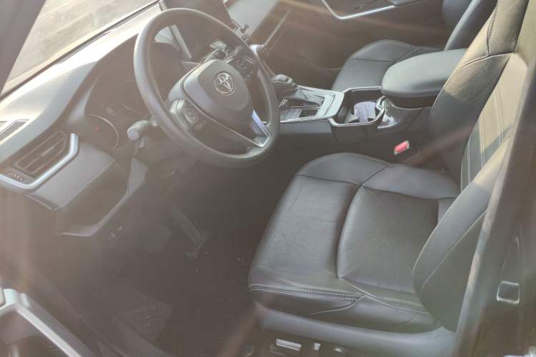Used Toyota Wildlander 2020 2.0L CVT 4x4 Luxury Edition Left Front Seat