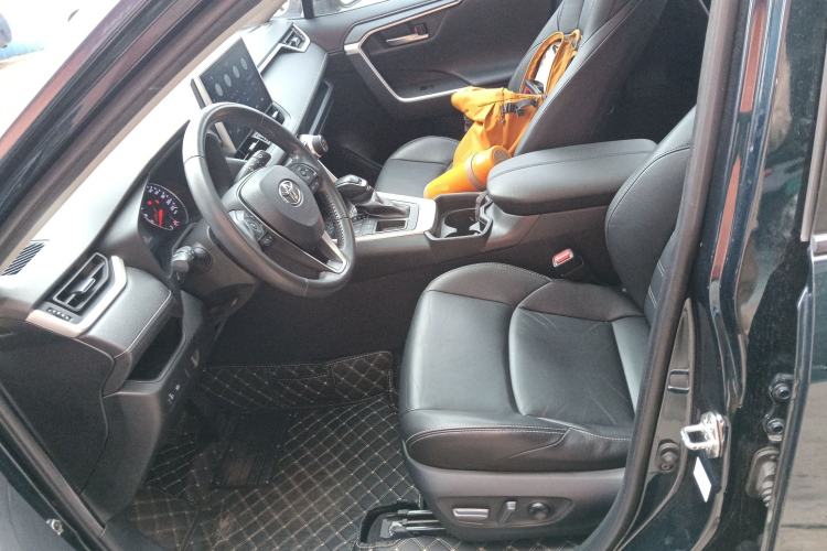 Used Toyota Wildlander 2020 2.0L CVT Two-Wheel Drive Luxury Edition Left Front Seat