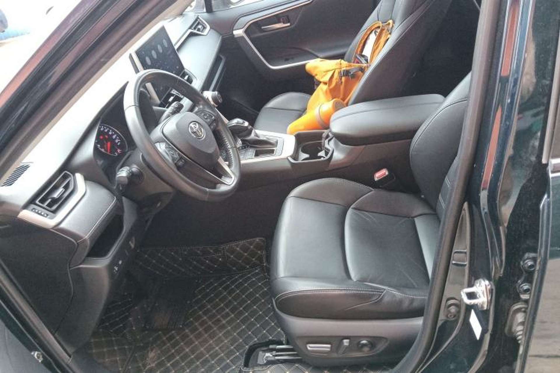 Used Toyota Wildlander 2020 2.0L CVT Two-Wheel Drive Luxury Edition Left Front Seat