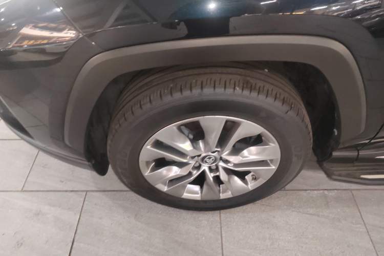 Used Toyota Wildlander 2020 2.0L CVT 4x4 Luxury Edition Left Front Wheel Hub