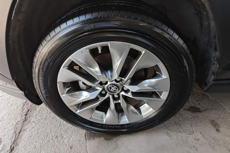 Used Toyota Wildlander 2020 Dual-Motor 2.5L E-CVT Four-Wheel Drive Luxury Edition Left Front Wheel Hub