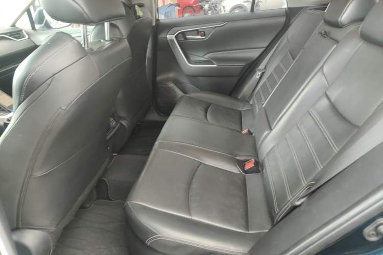 Used Toyota Wildlander 2020 Dual-Motor 2.5L E-CVT Four-Wheel Drive Luxury Edition Left Rear Seat
