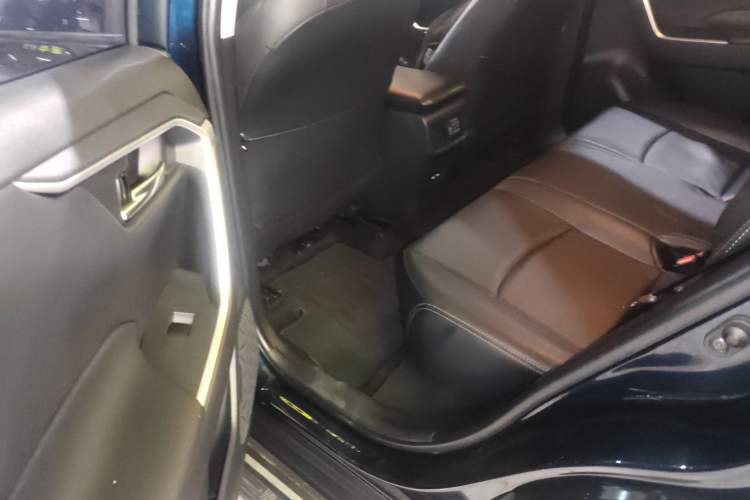 Used Toyota Wildlander 2020 2.0L CVT 4x4 Luxury Edition Left Rear Seat