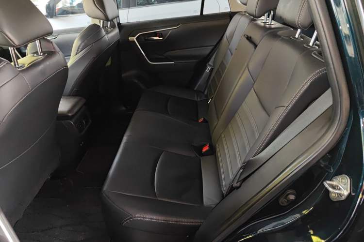 Used Toyota Wildlander 2020 Dual-Motor 2.5L E-CVT Four-Wheel Drive Luxury Edition Left Rear Seat