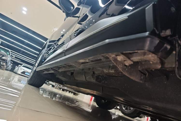 Used Toyota Wildlander 2020 2.0L CVT Two-Wheel Drive Luxury Edition Left Side Sill