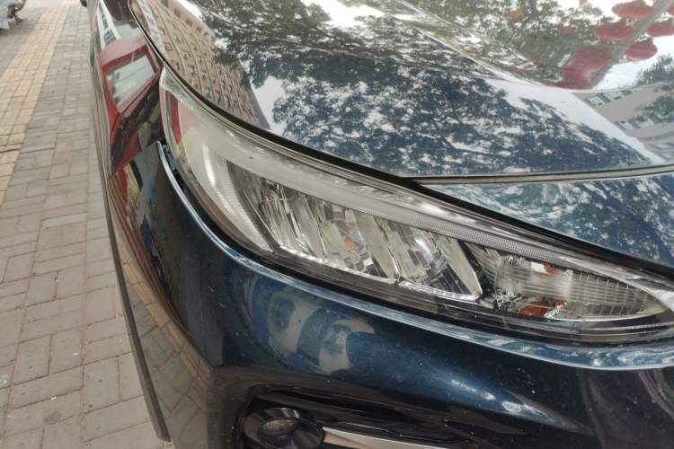 Used Toyota Wildlander 2020 2.0L CVT Two-Wheel Drive Luxury Edition Right Front Headlight