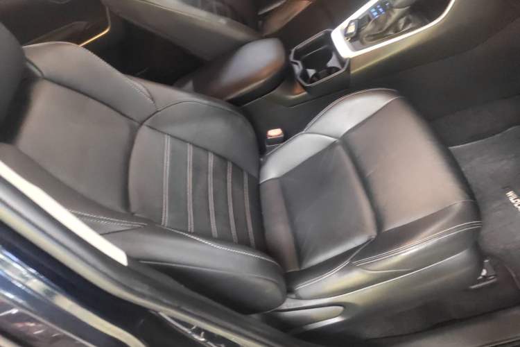 Used Toyota Wildlander 2020 2.0L CVT 4x4 Luxury Edition Right Front Seat