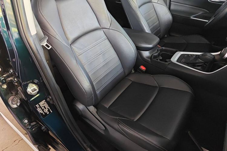 Used Toyota Wildlander 2020 Dual-Motor 2.5L E-CVT Four-Wheel Drive Luxury Edition Right Front Seat
