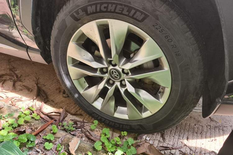Used Toyota Wildlander 2020 Dual-Engine 2.5L E-CVT Two-Wheel Drive Luxury Edition Right Front Wheel Hub