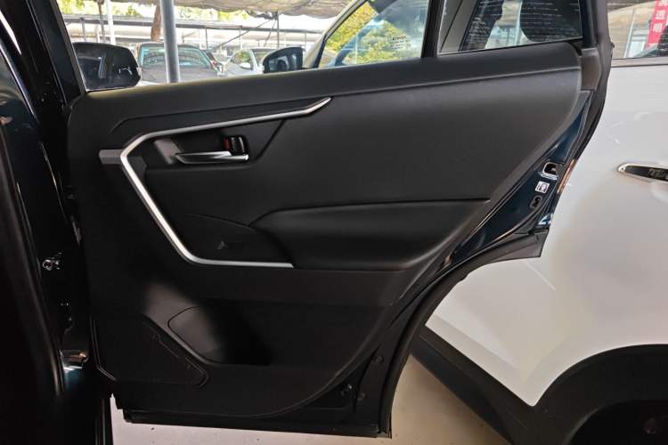 Used Toyota Wildlander 2020 Dual-Motor 2.5L E-CVT Four-Wheel Drive Luxury Edition Right Rear Door Interior