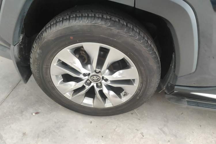 Used Toyota Wildlander 2020 Dual-Motor 2.5L E-CVT Four-Wheel Drive Luxury Edition Right Rear Wheel Hub