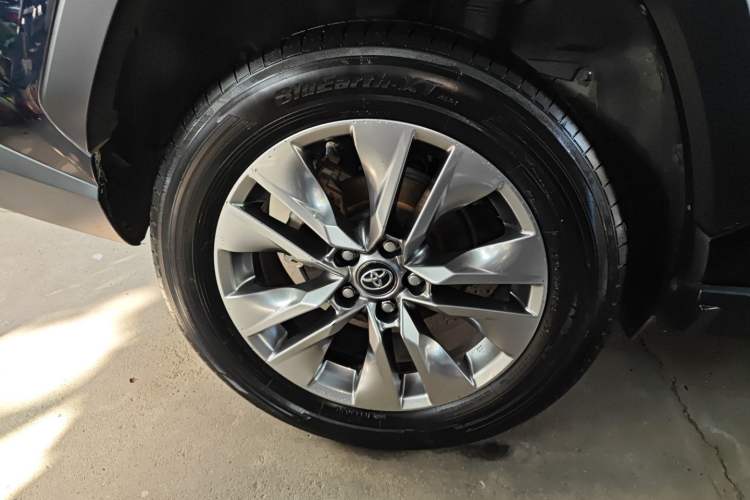 Used Toyota Wildlander 2020 Dual-Motor 2.5L E-CVT Four-Wheel Drive Luxury Edition Right Rear Wheel Hub