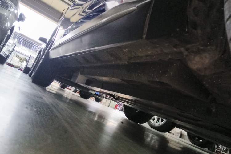 Used Toyota Wildlander 2020 2.0L CVT Two-Wheel Drive Luxury Edition Right Side Sill
