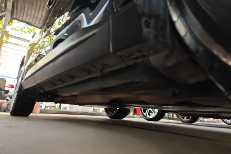 Used Toyota Wildlander 2020 Dual-Motor 2.5L E-CVT Four-Wheel Drive Luxury Edition Right Side Sill