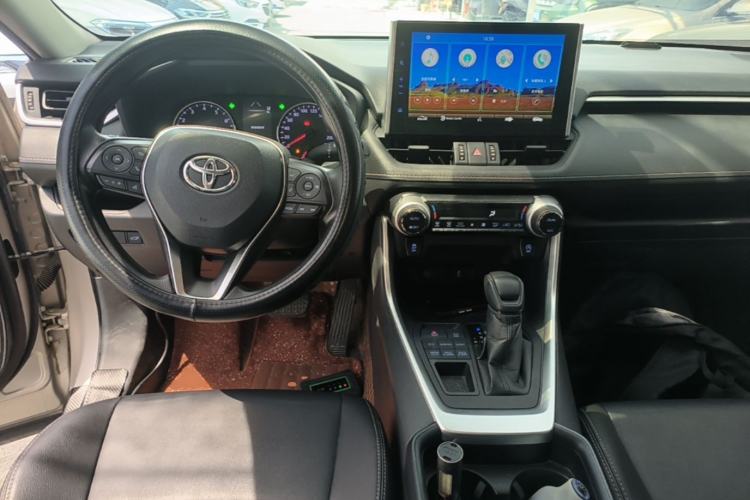 Used Toyota Wildlander 2020 2.0L CVT 4x4 Luxury Edition Center Console