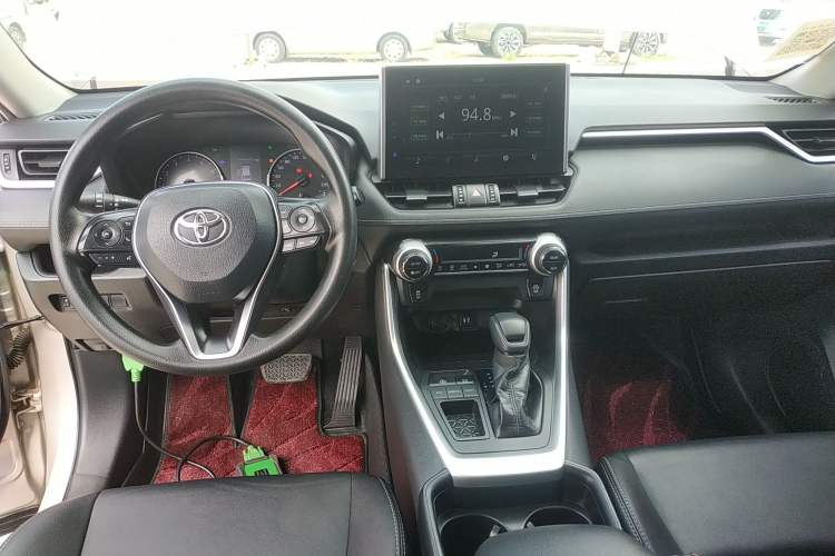 Used Toyota Wildlander 2020 2.0L CVT Two-Wheel Drive Luxury Edition Center Console