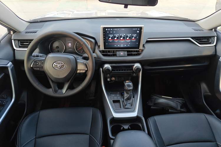 Used Toyota Wildlander 2020 2.0L CVT Two-Wheel Drive Leading Edition Center Console