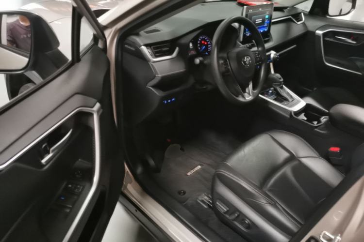 Used Toyota Wildlander 2020 Dual-Engine 2.5L E-CVT Two-Wheel Drive Luxury Edition Driver Seat