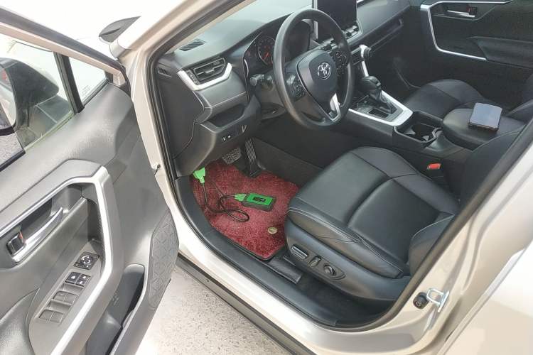 Used Toyota Wildlander 2020 2.0L CVT Two-Wheel Drive Luxury Edition Driver Seat