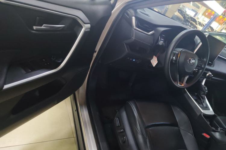 Used Toyota Wildlander 2020 Dual-Engine 2.5L E-CVT Two-Wheel Drive Luxury Edition Driver Seat