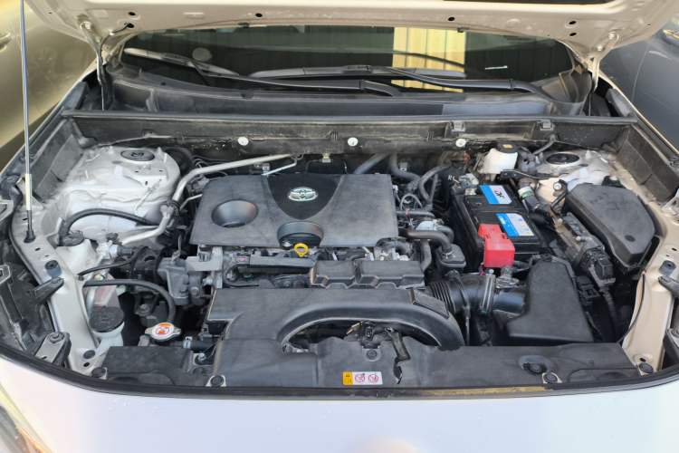 Used Toyota Wildlander 2020 2.0L CVT 4x4 Luxury Edition Engine Bay
