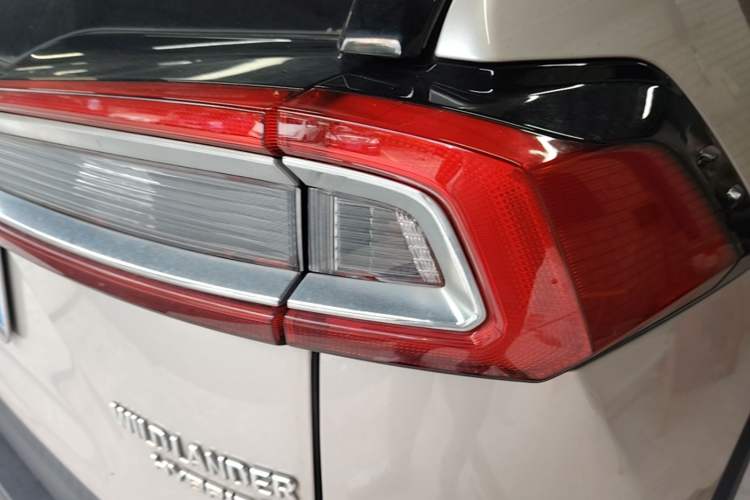 Used Toyota Wildlander 2020 Dual-Engine 2.5L E-CVT Two-Wheel Drive Prestige Edition Exterior 3