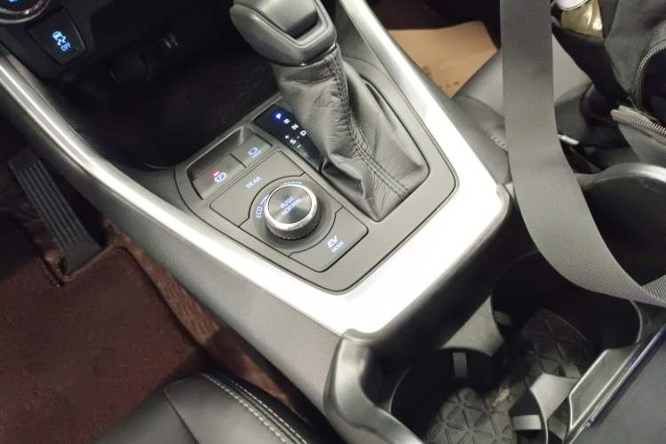 Used Toyota Wildlander 2020 Dual-Motor 2.5L E-CVT Four-Wheel Drive Luxury Edition Gear Lever