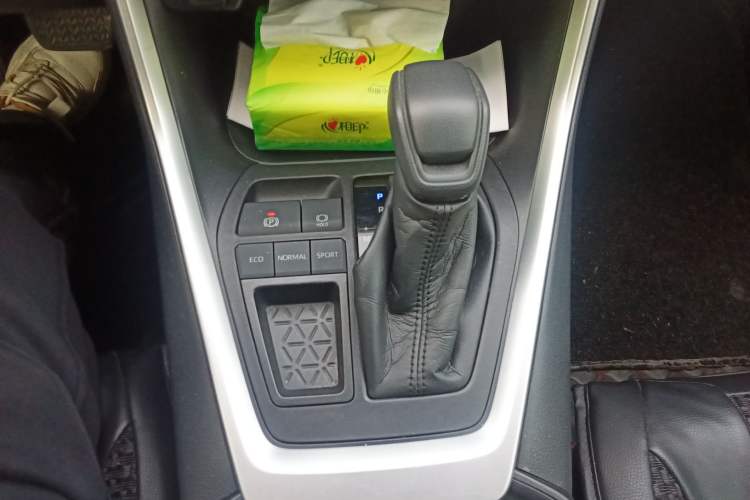 Used Toyota Wildlander 2020 2.0L CVT Two-Wheel Drive Leading Edition Gear Lever