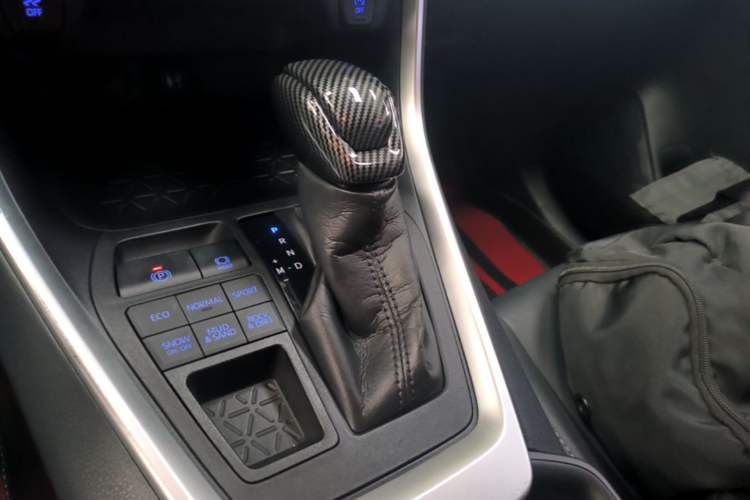 Used Toyota Wildlander 2020 2.0L CVT 4x4 Luxury Edition Gear Lever