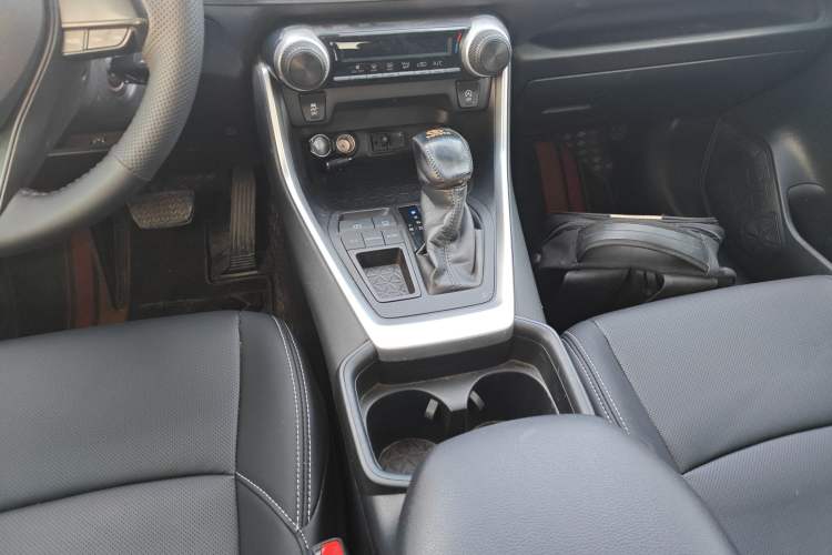 Used Toyota Wildlander 2020 2.0L CVT Two-Wheel Drive Leading Edition Gear Lever